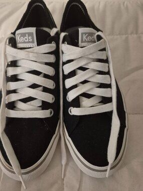NWOB NWT KEDS Black Canvas Sneakers Jump Kick Rib Knit Collar Size 6
